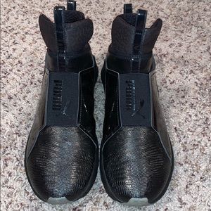 Puma patent leather tennis shoe